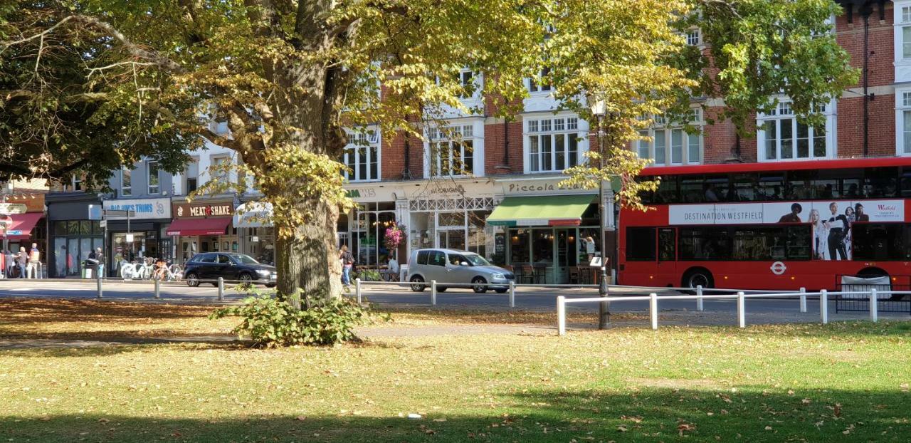 Heart Of Ealing Apartment With Garden London Eksteriør bilde