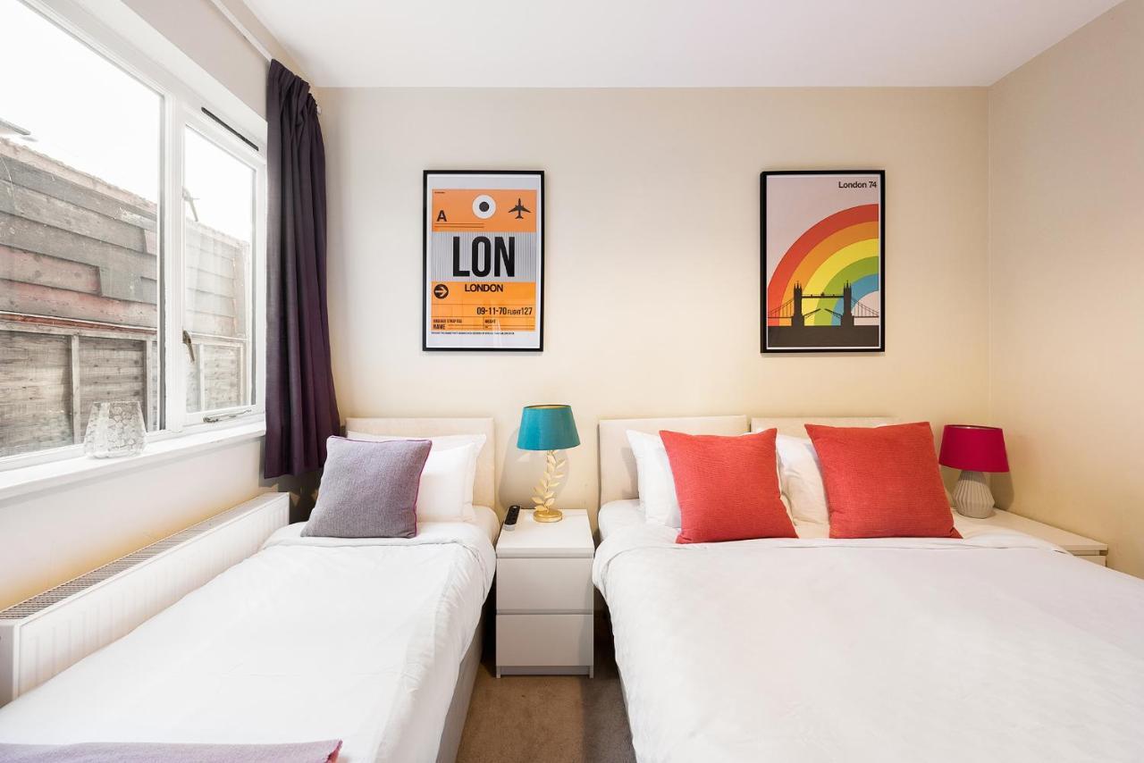 Heart Of Ealing Apartment With Garden London Eksteriør bilde